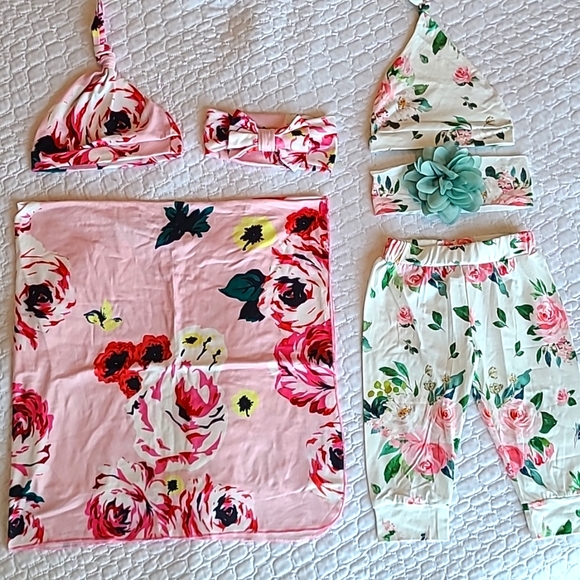Newborn Swaddle Set - Picture 1 of 5